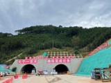 助力粤桂两省互通互联，筑路先锋在行动！公路工程集团二广连贺支线TJ2标隧道顺利贯通
