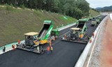 防疫不放松，生产再发力——公路工程集团从埔高速SG07标沥青下面层试验段顺利完成铺筑