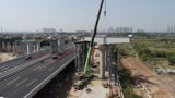 按下加速键！公路工程集团东晓南二标项目顺利完成首片钢箱梁架设