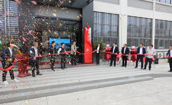 广州机场高速公路改扩建工程SG06合同段项目经理部顺利揭牌