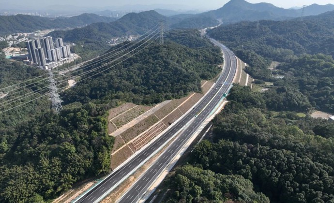 增天高速公路LM01合同段主体建设完工，顺利通过交工验收